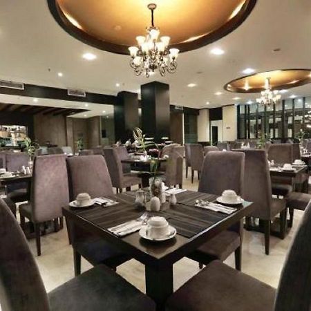Aston Karimun City Hotel Танджунг-Балай-Каримун Экстерьер фото
