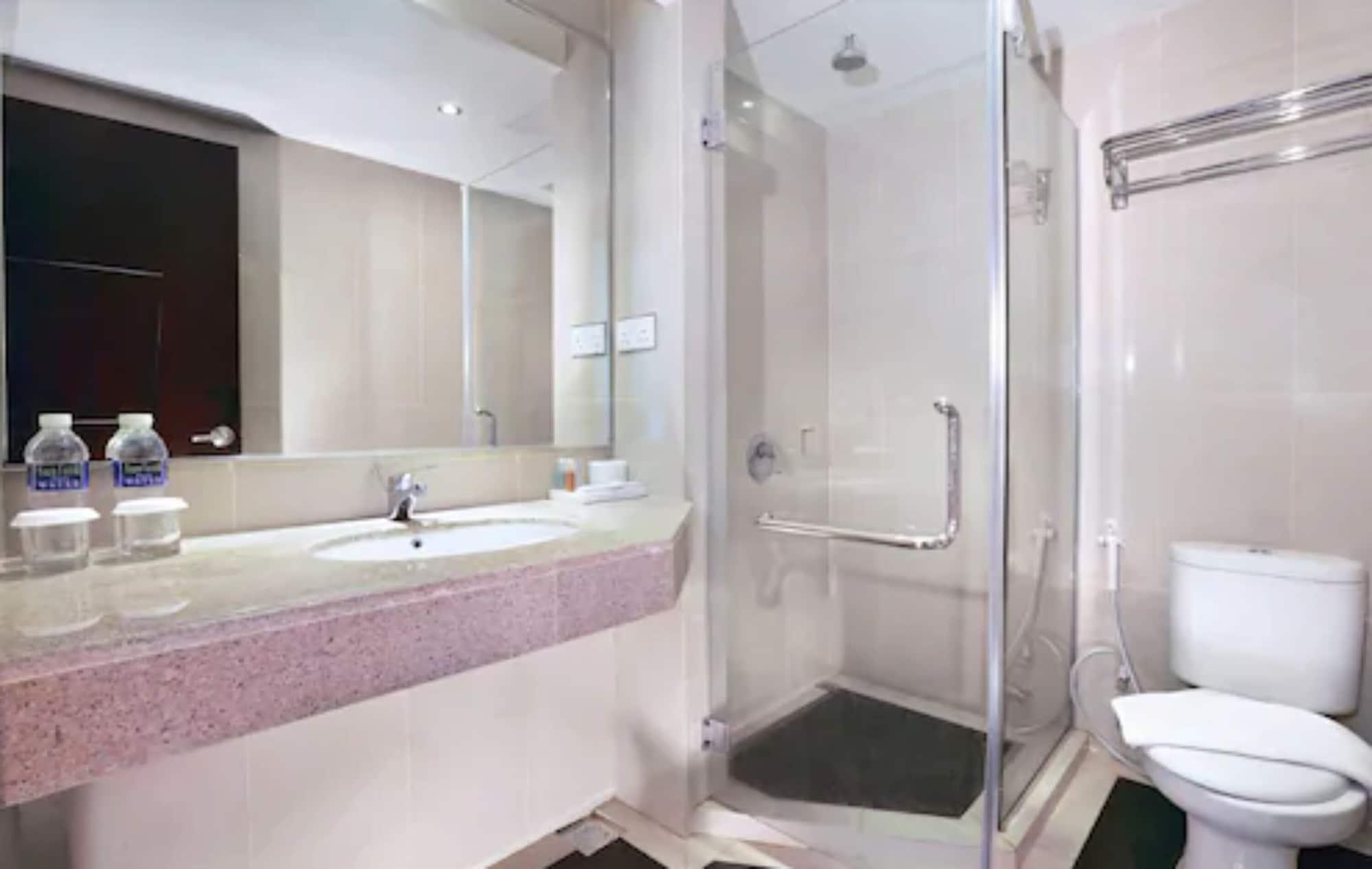 Aston Karimun City Hotel Танджунг-Балай-Каримун Экстерьер фото