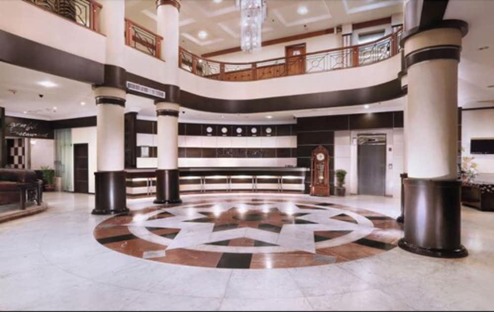 Aston Karimun City Hotel Танджунг-Балай-Каримун Экстерьер фото