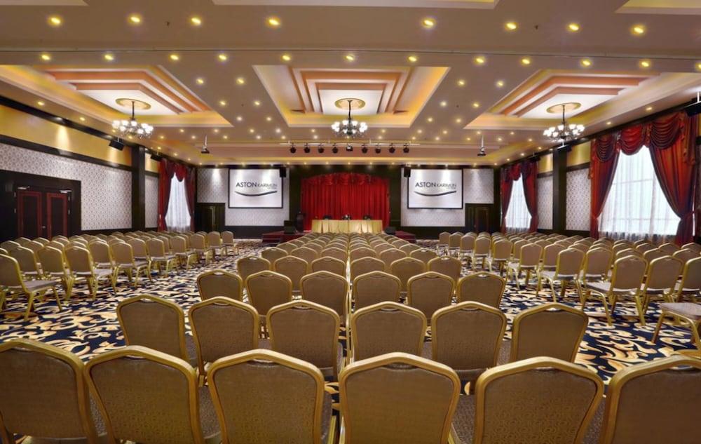 Aston Karimun City Hotel Танджунг-Балай-Каримун Экстерьер фото