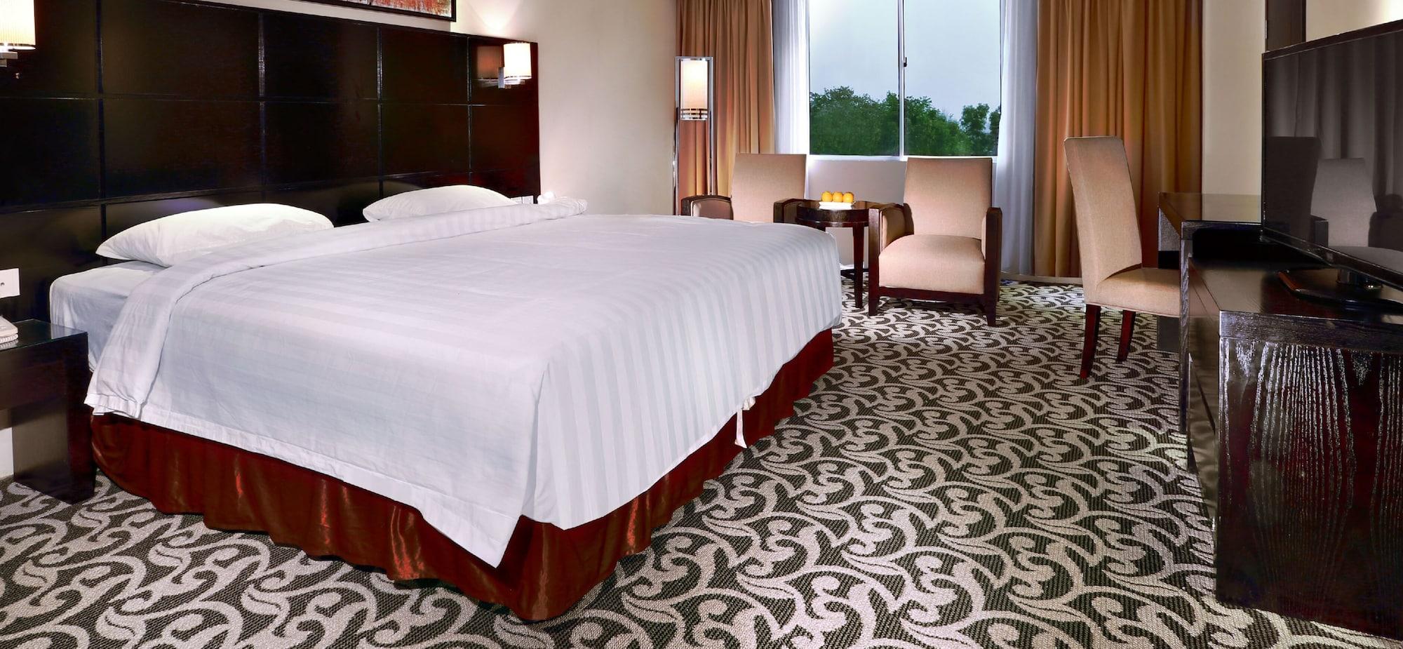 Aston Karimun City Hotel Танджунг-Балай-Каримун Экстерьер фото