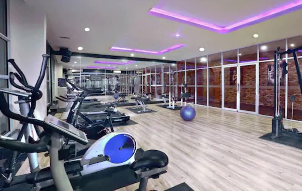 Aston Karimun City Hotel Танджунг-Балай-Каримун Экстерьер фото