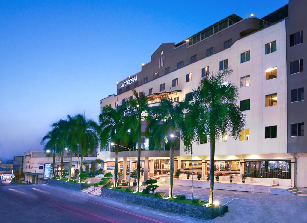 Aston Karimun City Hotel Танджунг-Балай-Каримун Экстерьер фото