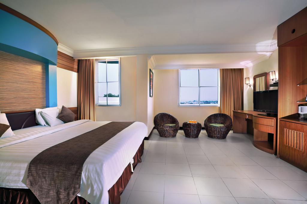 Aston Karimun City Hotel Танджунг-Балай-Каримун Экстерьер фото