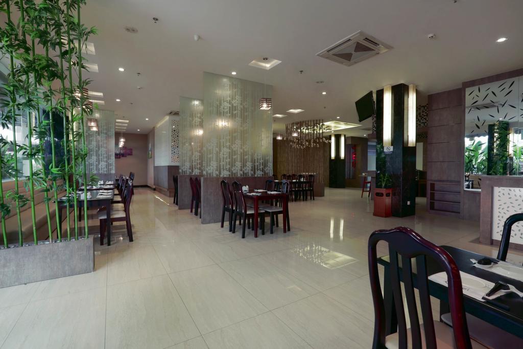 Aston Karimun City Hotel Танджунг-Балай-Каримун Экстерьер фото
