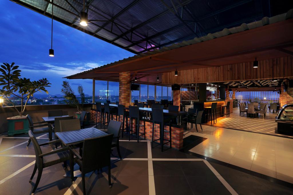 Aston Karimun City Hotel Танджунг-Балай-Каримун Экстерьер фото