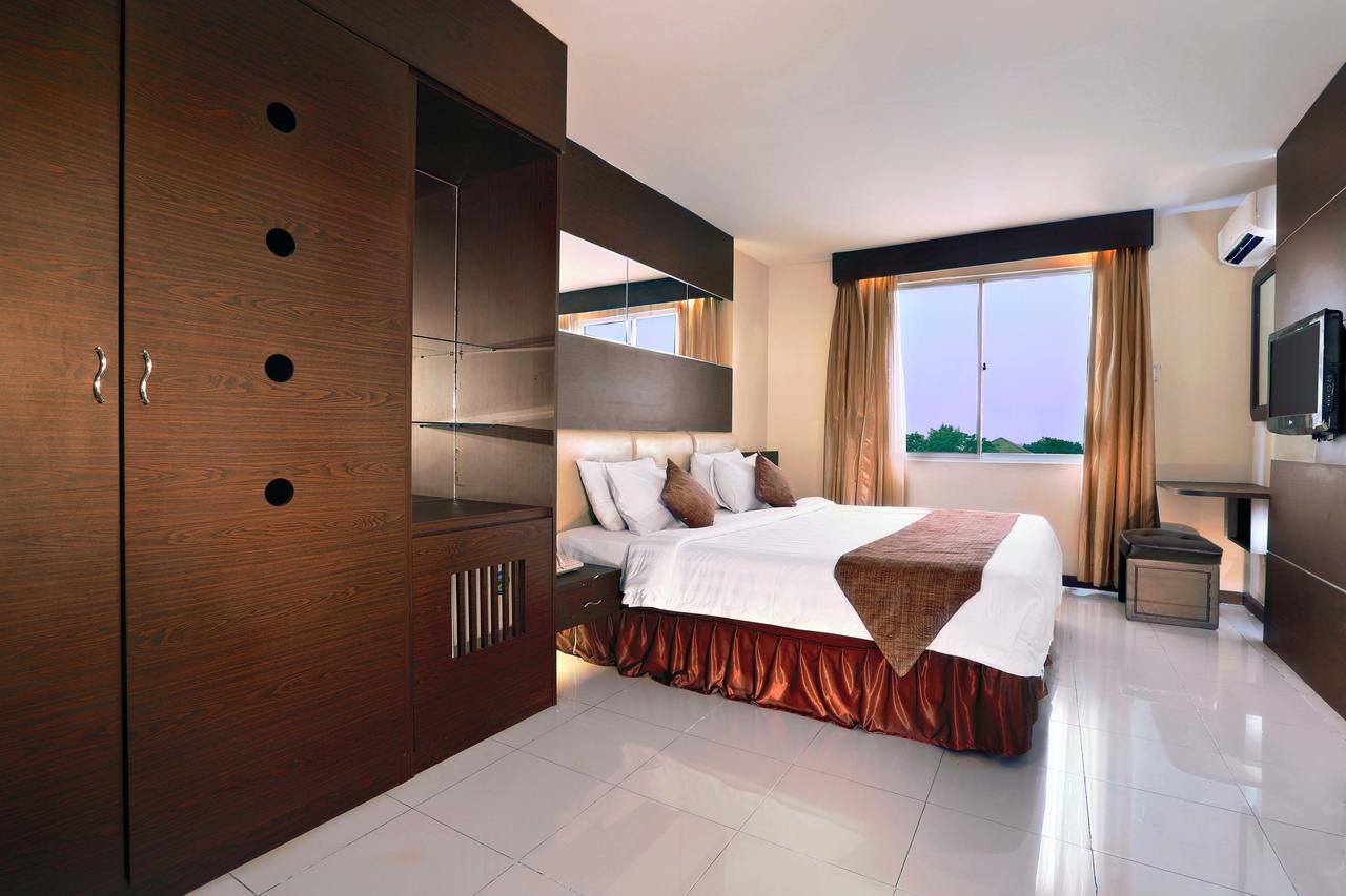 Aston Karimun City Hotel Танджунг-Балай-Каримун Экстерьер фото