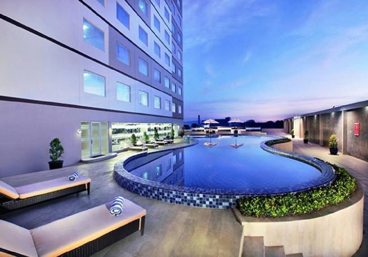 Aston Karimun City Hotel Танджунг-Балай-Каримун Экстерьер фото
