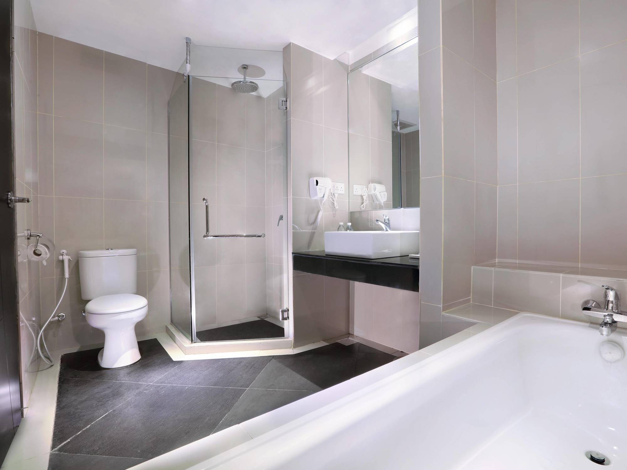 Aston Karimun City Hotel Танджунг-Балай-Каримун Экстерьер фото