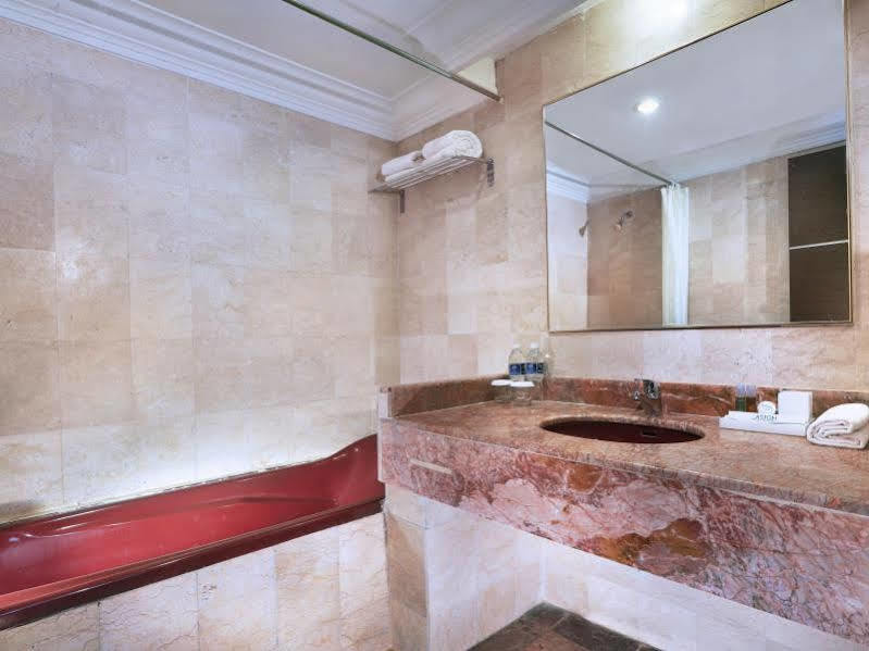 Aston Karimun City Hotel Танджунг-Балай-Каримун Экстерьер фото